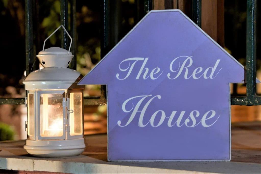 The Red House In Dassia Екстер'єр фото